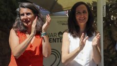 La candidata de Podemos a la presidencia de la Junta de Extremadura, Irene de Miguel, y la secretaria general de Podemos y ministra de Derechos Sociales, Ione Belarra, este domingo, en un acto en Cceres