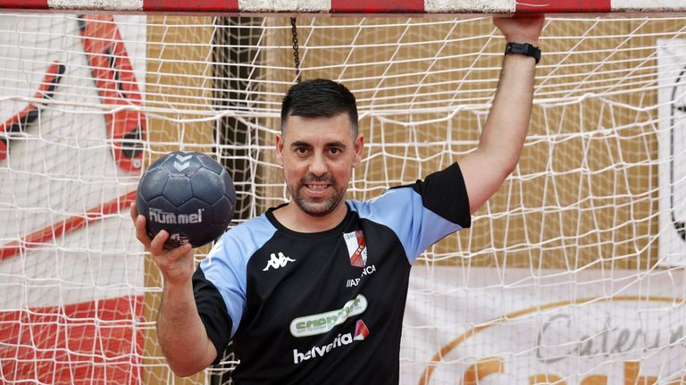 A Caniza, paraíso de un loco del balonmano