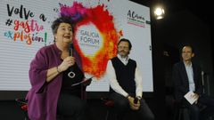 Manel P. Piñón, director de trade marketing de Hijos de Rivera, Ana Trevisani, directora de Galicia Fórum Gastronómico, y Pep Palau, director del programa.