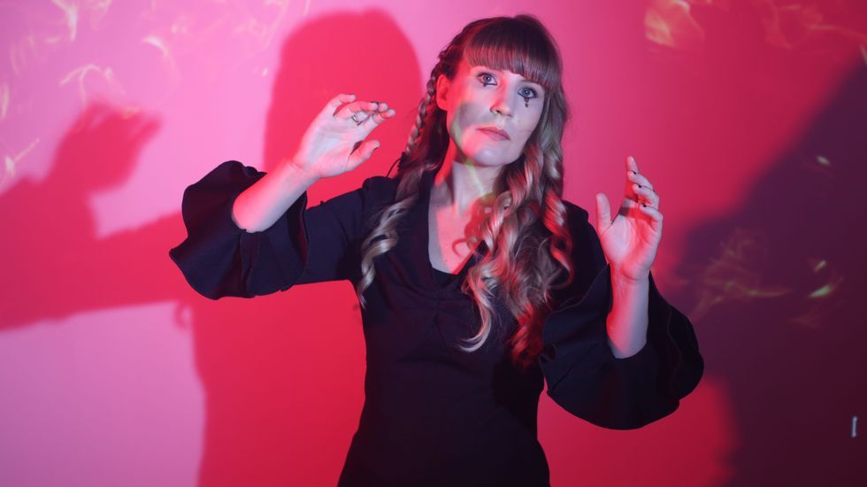 Im�genes que dej� un soleado domingo de carnaval.La californiana Emily Jane White ofrecer� un concierto en O Vello C�rcere