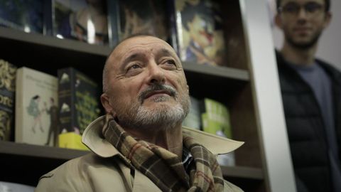 El escritor Arturo Pérez-Reverte, durante una visita a A Coruña