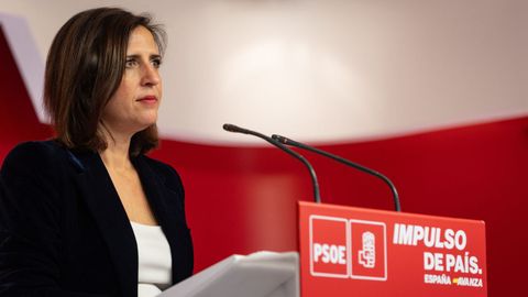 La portavoz del PSOE, Esther Peña, en la sede de Ferraz