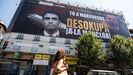 La polmica lona de Desokupa contra Pedro Snchez y sus socios de Gobierno: Os echaremos de menos a todes