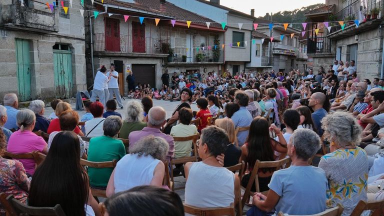 <span lang="gl">A MIT de Ribadavia enche as prazas das parroquias de espectadores</span>