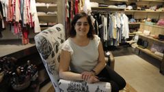 Vanesa Soto en su tienda de moda y complementos de Ourense