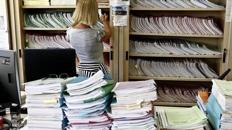 Los juzgados gallegos acumulan 107 nuevos casos pendientes cada día