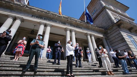 Minuto de silencio ante la Subdelegacin del Gobierno en Pontevedra