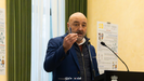El concejal de Servicios Sociales, Vivienda y Cooperaci�n del Ayuntamiento de Gij�n, Guzm�n Pend�s, durante la presentaci�n del Dec�logo para el Buen Trato de la Infancia y Adolescencia