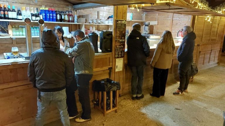 El mercado de Bouzas tiene que tirar comida por el apagón de las neveras