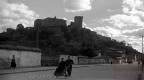 El monte de San Vicente visto desde la calle Doctor Casares. en una foto del año 1936 del aleman Erich Andres