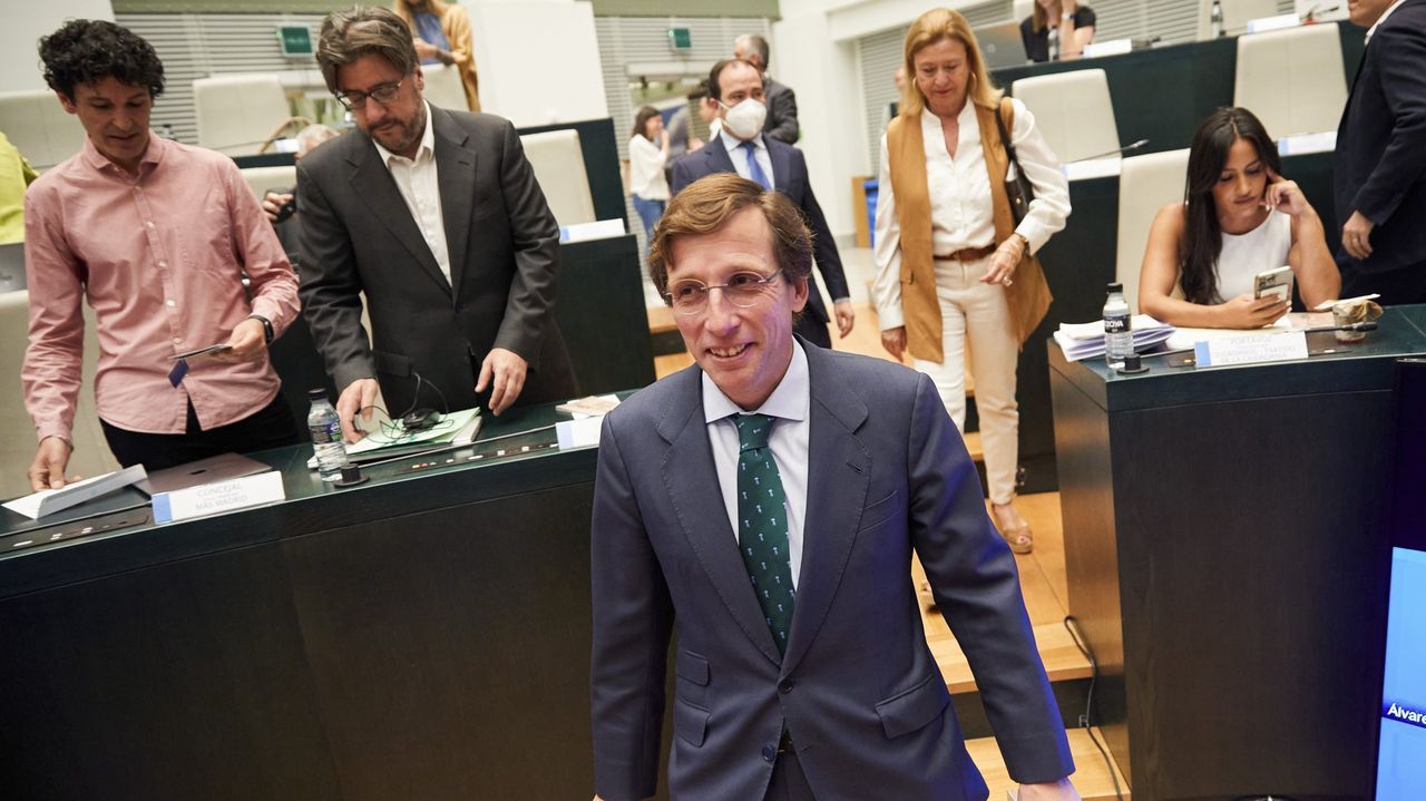 El alcalde de Madrid, Jos Luis Martnez-Almeida, en un pleno del Ayuntamiento de Madrid.