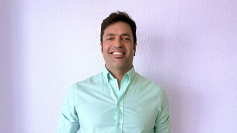 Omar Rueda es psiclogo, psicoterapeuta y educador social.