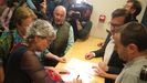 Ana Gonzlez firma su inscripcin en las primarias para cubrir la candidatura a la alcalda de Gijn 