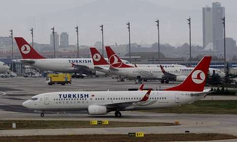 Aviones de Turkish Airlines en Estambul, aeropuerto que estar conectado con Lavacolla.