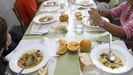Servicio de comedor en un colegio de Santiago, en una imagen de archivo 