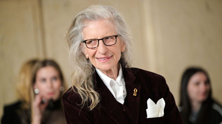 Quién es Annie Leibovitz, la protagonista de la nueva exposición de la Fundación Marta Ortega Pérez en A Coruña