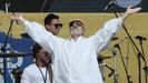 El cantante Miguel Bos, en un concierto celebrado en la localidad colombiana de Ccuta y organizado por el empresario britnico Richard Branson para recaudar dinero para Venezuela