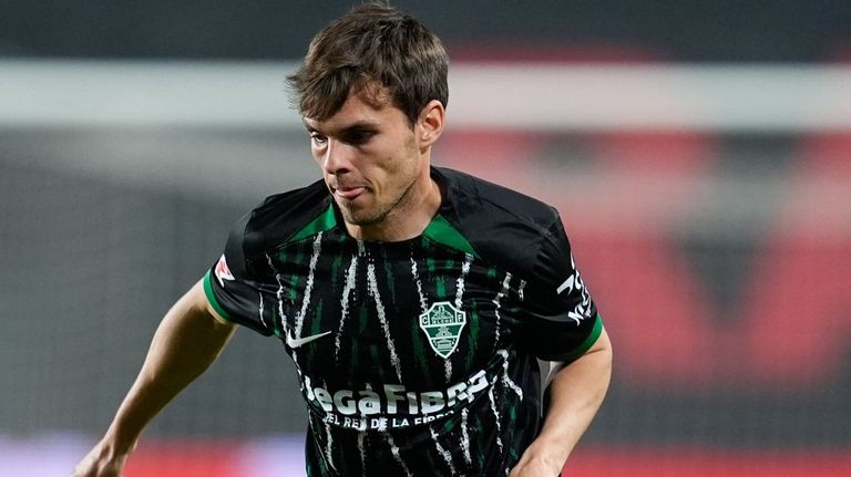Aleix Febas se despide del Elche antes de firmar con el Celta