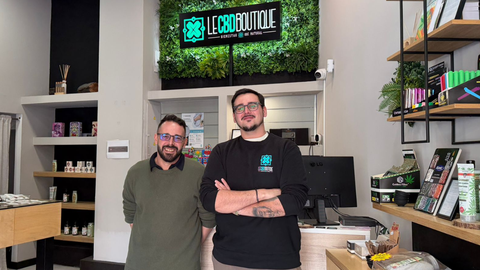 Los hermanos Javier y Miguel del Cano Costa son los responsables de Le CBD Boutique