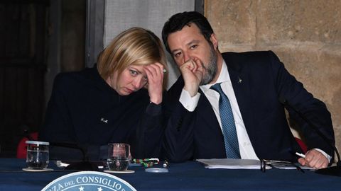 Imagen de archivo de Meloni y Salvini durante el consejo de ministros del pasado jueves