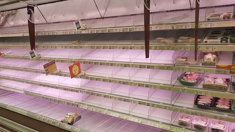 Expositor frigorfico semivaco en un supermercado de Madrid 