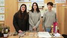 El equipo de estudiantes que elabor el proyecto de los repelentes naturales de insectos