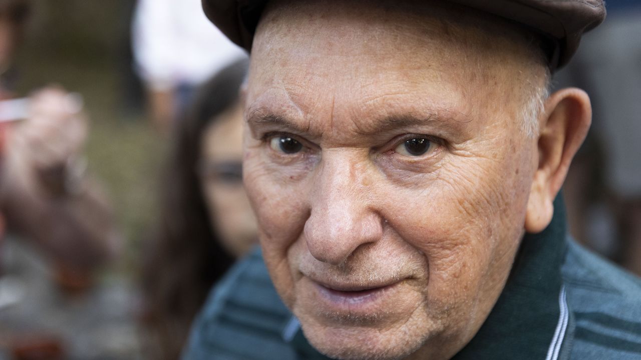 Ant�n Leis: �Estoy con muchas ganas ante un desaf�o importante en Acnur�.Alejandro Murias regres� a su tierra el pasado mes, coincidiendo con las fiestas de San Cristovo.