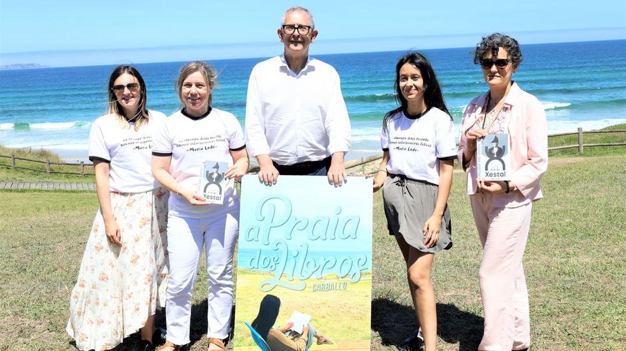 Razo, a praia que ofrece ondas e libros