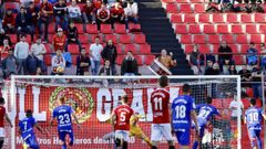Saul Berjon Real Oviedo Horizontal.Saul Berjon manda el penalti por encima del larguero