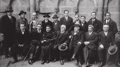 Fotografía de familia do Seminario de Estudos Galegos tomada en 1928.