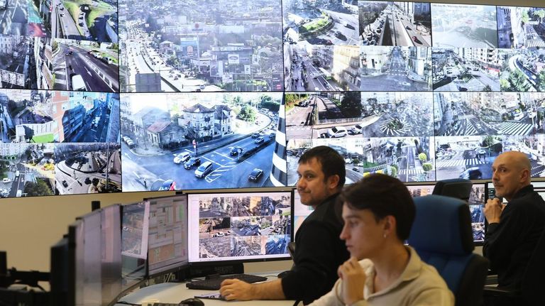 Mujeres, mayores de 45 y clases medias son quienes más utilizan el coche en Vigo