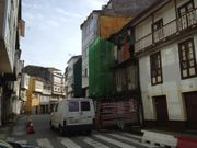 Parte de la calzada de la calle de la Ribeira ha sido habilitada a los peatones