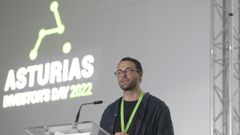  El fundador de Cycle Platform, Daniel Sánchez, pronuncia un discurso tras ganar el premio a mejor startup de Asturias Investor's Day durante la quinta edición de la jornada Asturias Investor´s Day que organiza el Instituto de Desarrollo Económico del Principado de Asturias (IDEPA) en Gijón