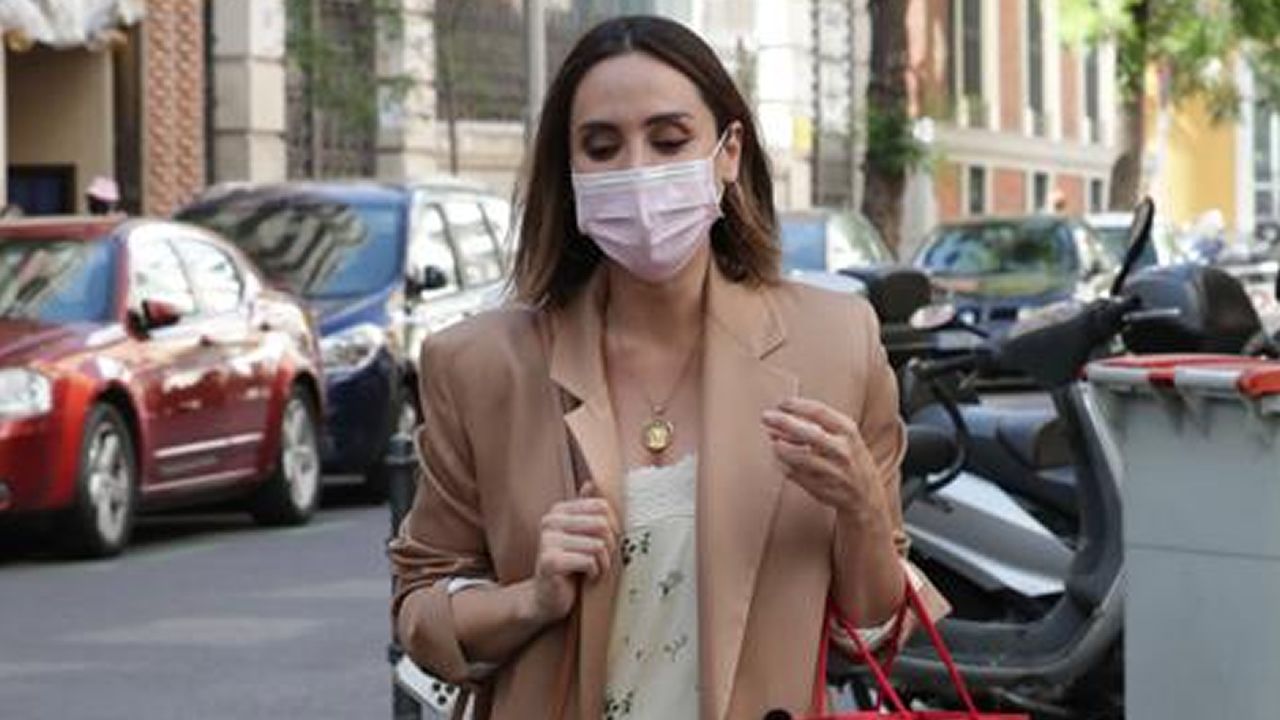 Las imágenes del acto de despedida del buque logístico australiano.LUIS FONSI CON JESUS LÓPEZ, DIRECTOR DE UNIVERSAL MUSIC LATIN