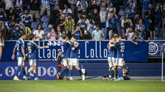 Los jugadores del Real Oviedo celebran el 2-0 al Eibar
