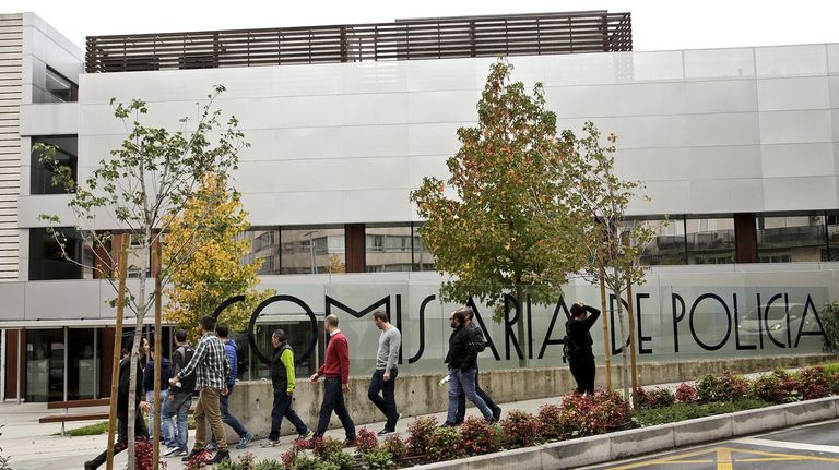 Una denuncia en Vigo destapa la explotación de siete cuidadoras a domicilio en Valdeorras