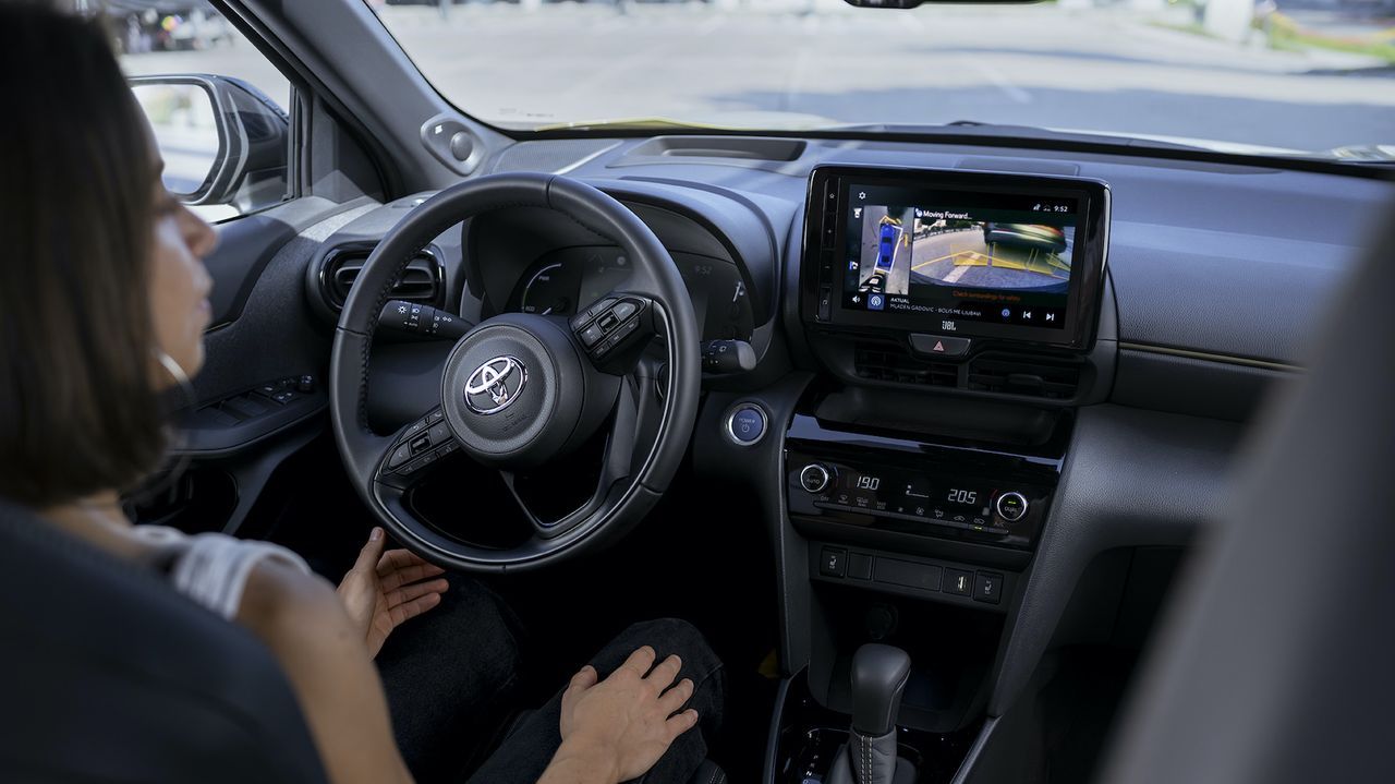 Pescados y mariscos para�Nochebuena.Los coches m�s equipados son capaces de mantenerse en el carril e incluso de aparcar, aunque el conductor no lleve las manos en el volante
