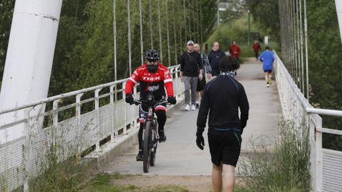Gente haciendo deporte o paseando en Ourense