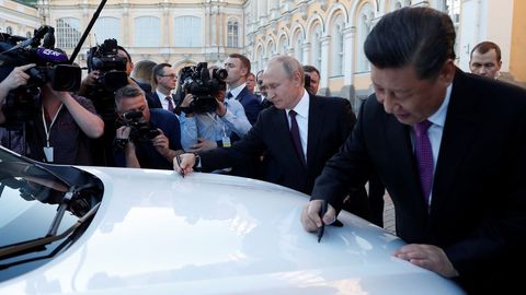 Putin y Xi firman uno de los primeros modelos del vehculo Haval F7 SUV 