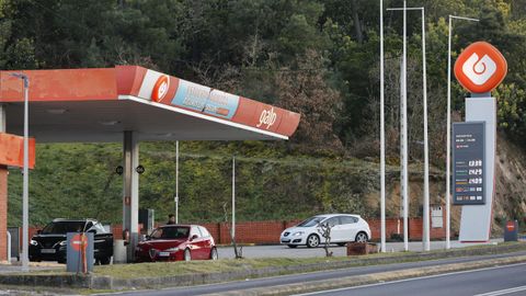 Las gasolineras de autoservicio (en la imagen, una en Barbads) ofrecen precios ms bajos.