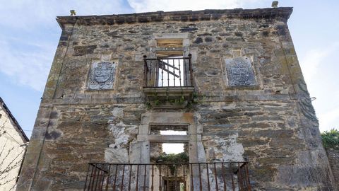 Ruinas de la Casa de Tor en la localidad de O Hospital