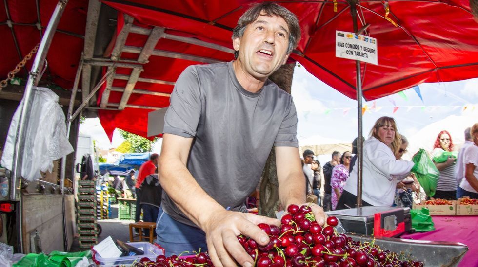 Ruta de las cascadas de Quiroga.Feira das cereixas de Paiosaco