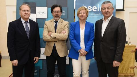 De izquierda a derecha, Javier de Castro, vicepresidente de SEOM; Luis Paz Arez, ex presidente de Aseica; Marisol Soengas, presidenta de Aseica, y Rafael Lpez, futuro presidente de Aseica.