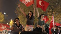 Erdogan gana por un estrecho margen el referendo de reforma constitucional en Turqua
