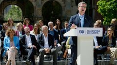 El presidente del PP, Alberto Nez Feijoo, durante el acto de presentacin de la candidatura del partido a las elecciones europeas, este jueves en Barcelona.