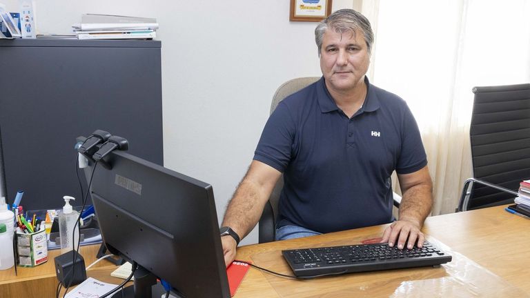 Un error provoca el impago de las nóminas de cuarenta empleados y funcionarios del Concello de Corcubión