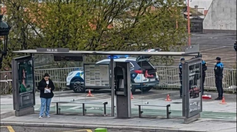 La Policía Local controla la velocidad de los patinetes eléctricos en Vigo