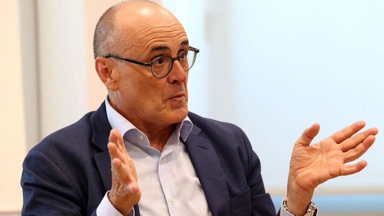 Miguel Ángel Aguilar, fiscal de sala contra los delitos de odio: «Muchas veces, lo que parece una pelea entre chicos camufla algo más, el odio»