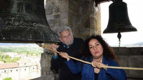 Llorenç Barber y Montserrat Palacios, en el campanario de la catedral de Tui