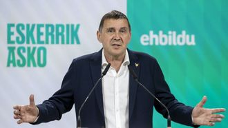 Arnaldo Otegi en una rueda de prensa.